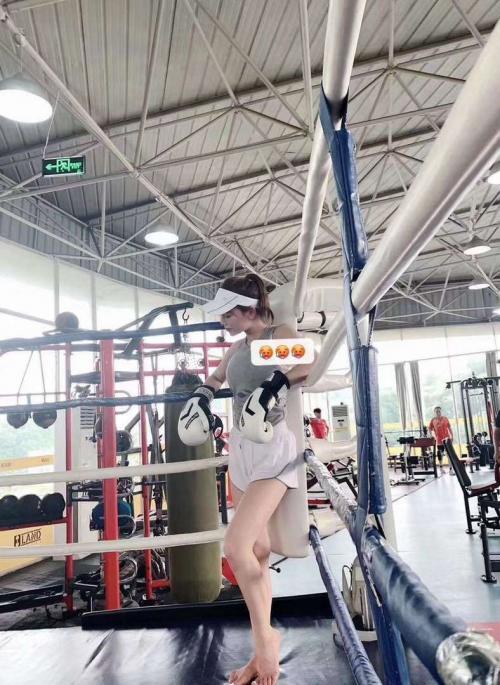 已验证西城纪四眼妹可可老师 第2张