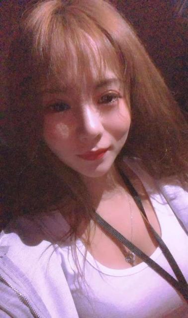 北京小骚货粉嫩多汁 第2张