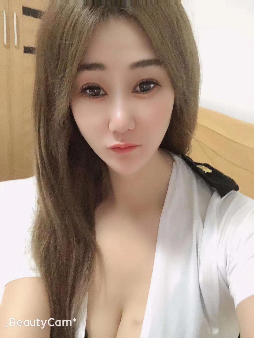 武汉徐东身材火辣MM 第1张