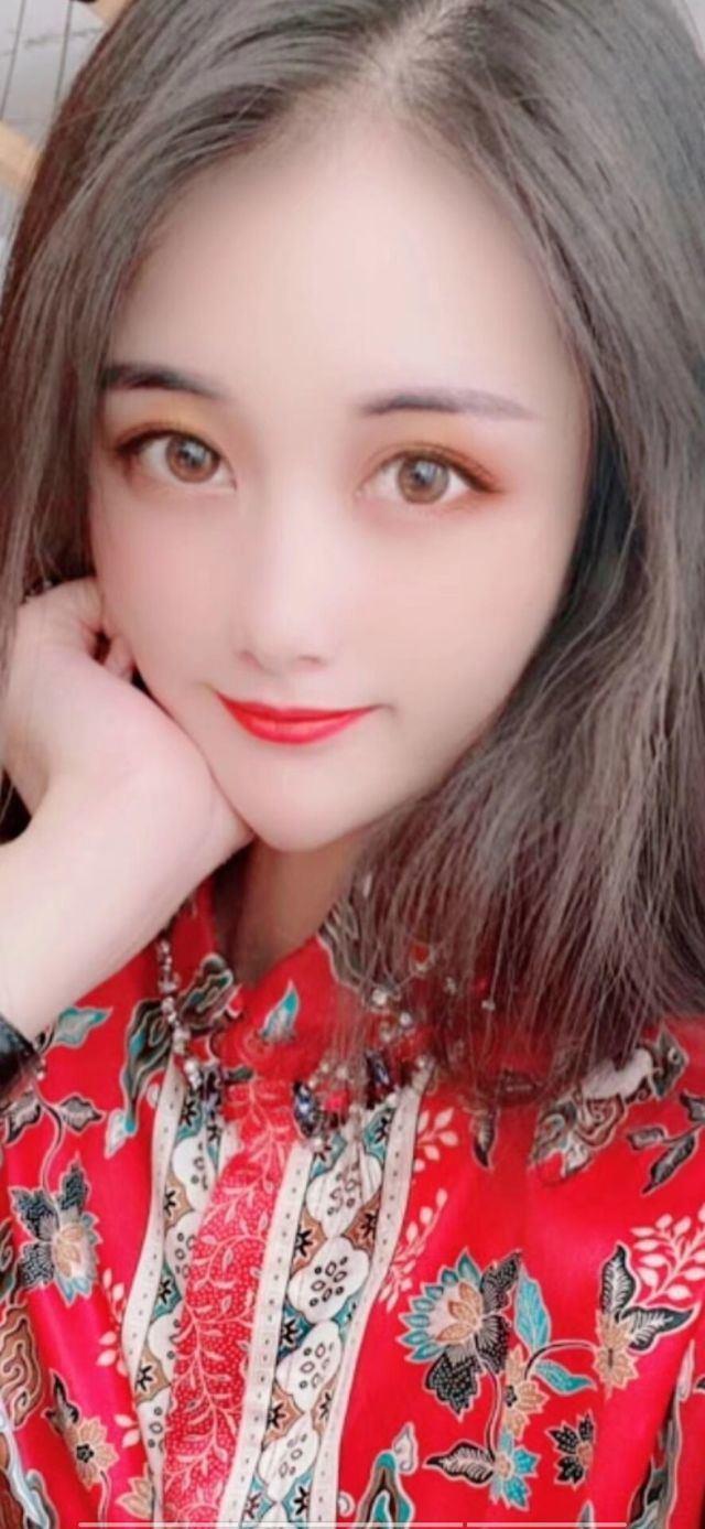 鼓楼一字马小姐姐 第1张