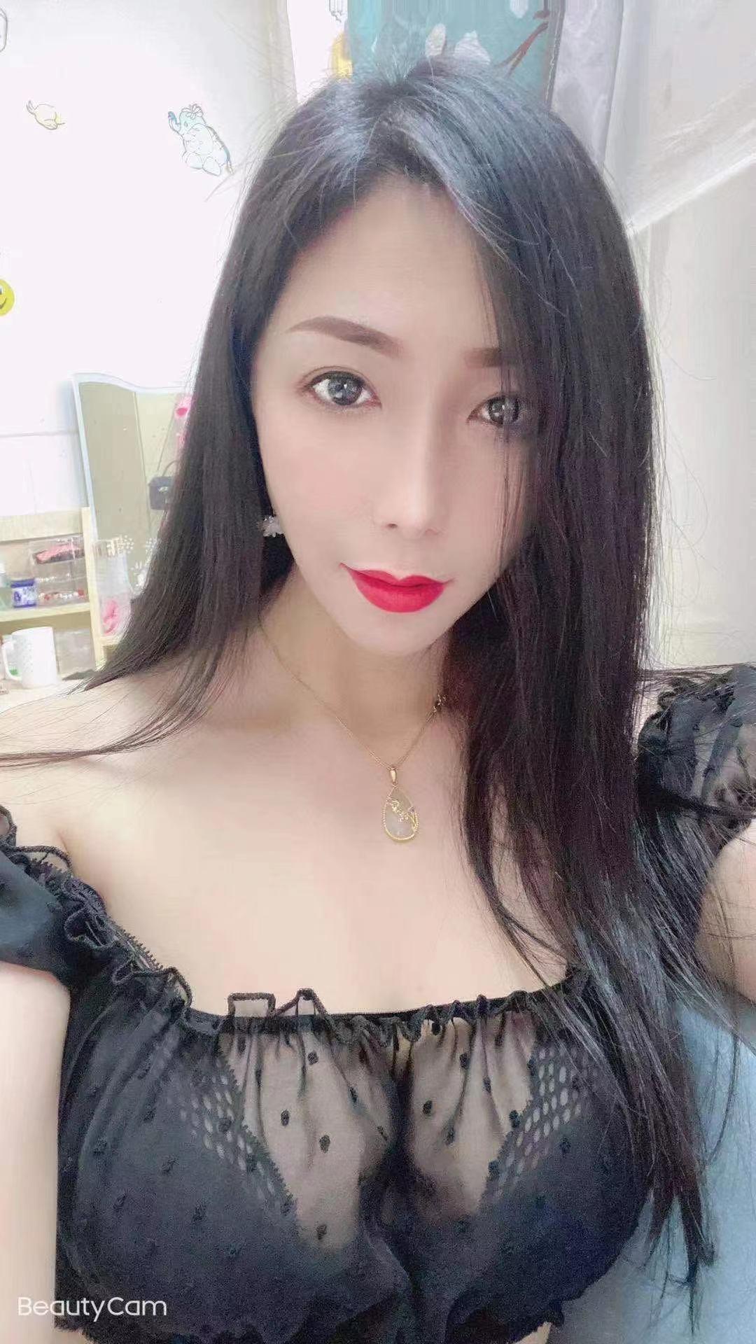 韵味大胸御姐冰冰 第1张