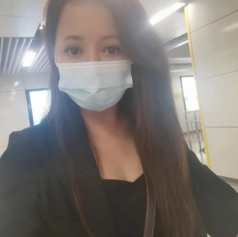 服务不错的美少妇 第1张