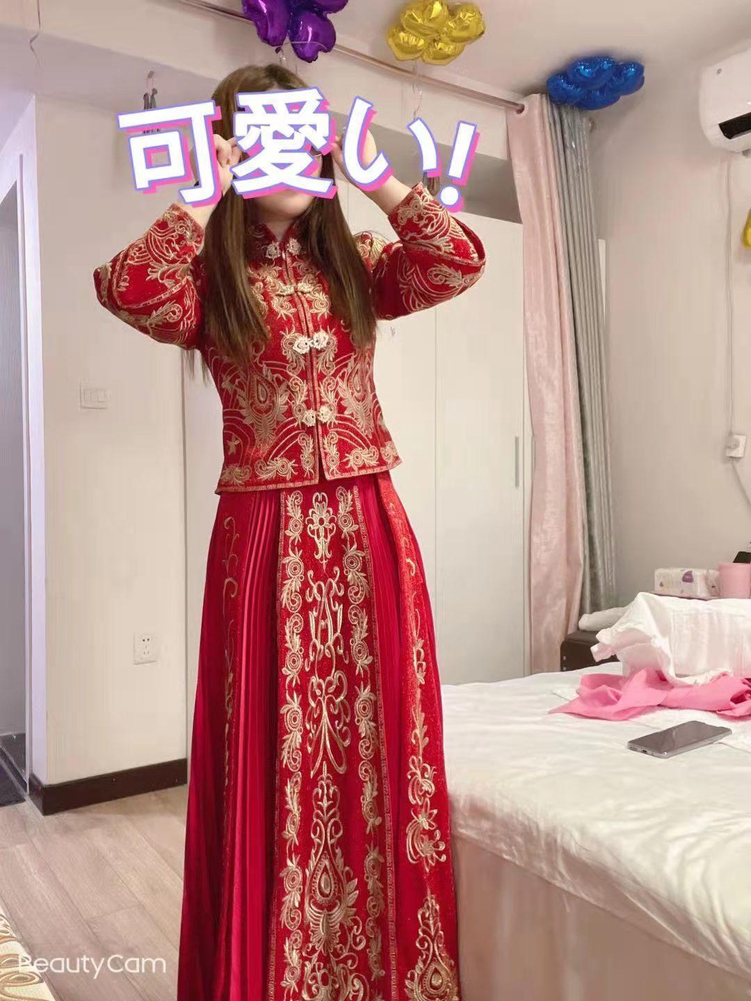 贵阳观山湖区穿婚服的女人 第1张