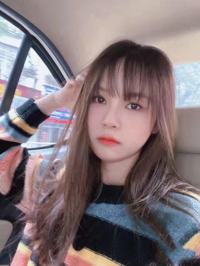 天一广场的酷小妹 第2张
