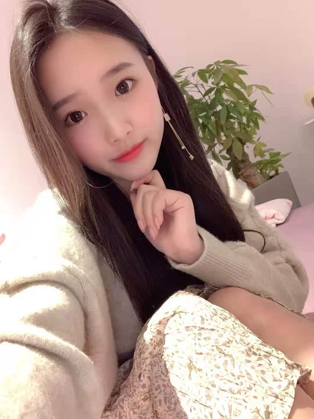 高挑腰细胸大屁股翘，逼紧水多嫩骚年龄小 第1张
