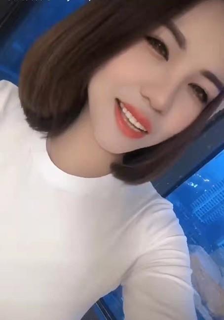 河东未来广场川妹子 第1张